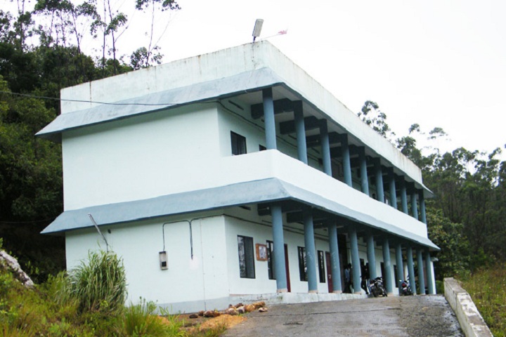 https://cache.careers360.mobi/media/colleges/social-media/media-gallery/19323/2020/10/21/Campus Side viewof Government College Munnar_Campus-View.jpg